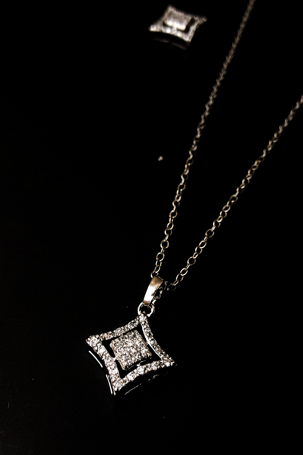 Diamond-Inspired Necklace and Earring Set