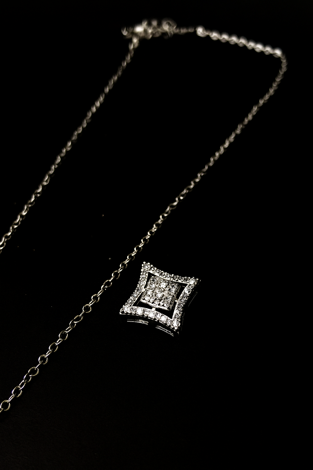 Diamond-Inspired Necklace and Earring Set