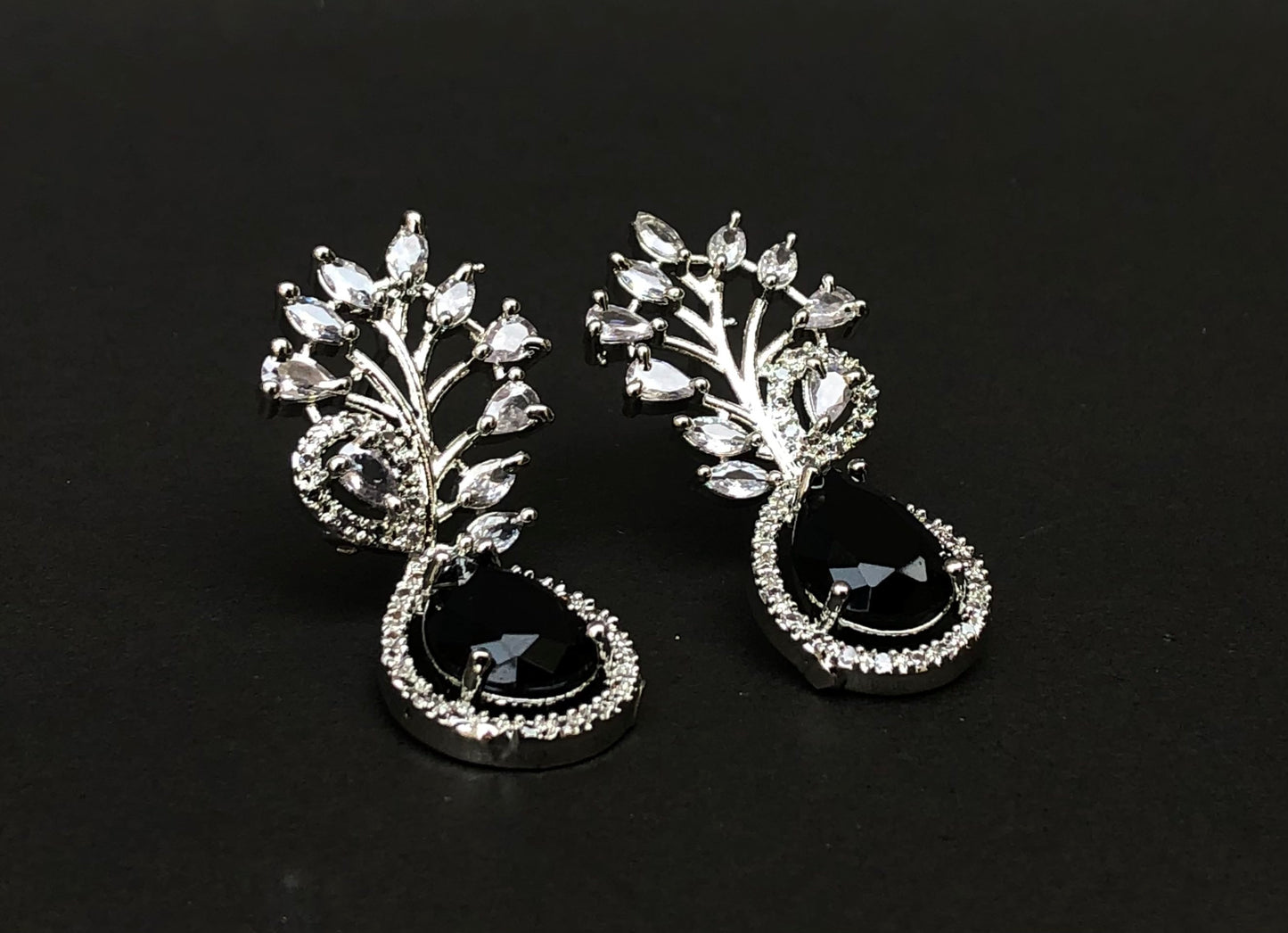 1 Carat Elegant Black Stone Earrings