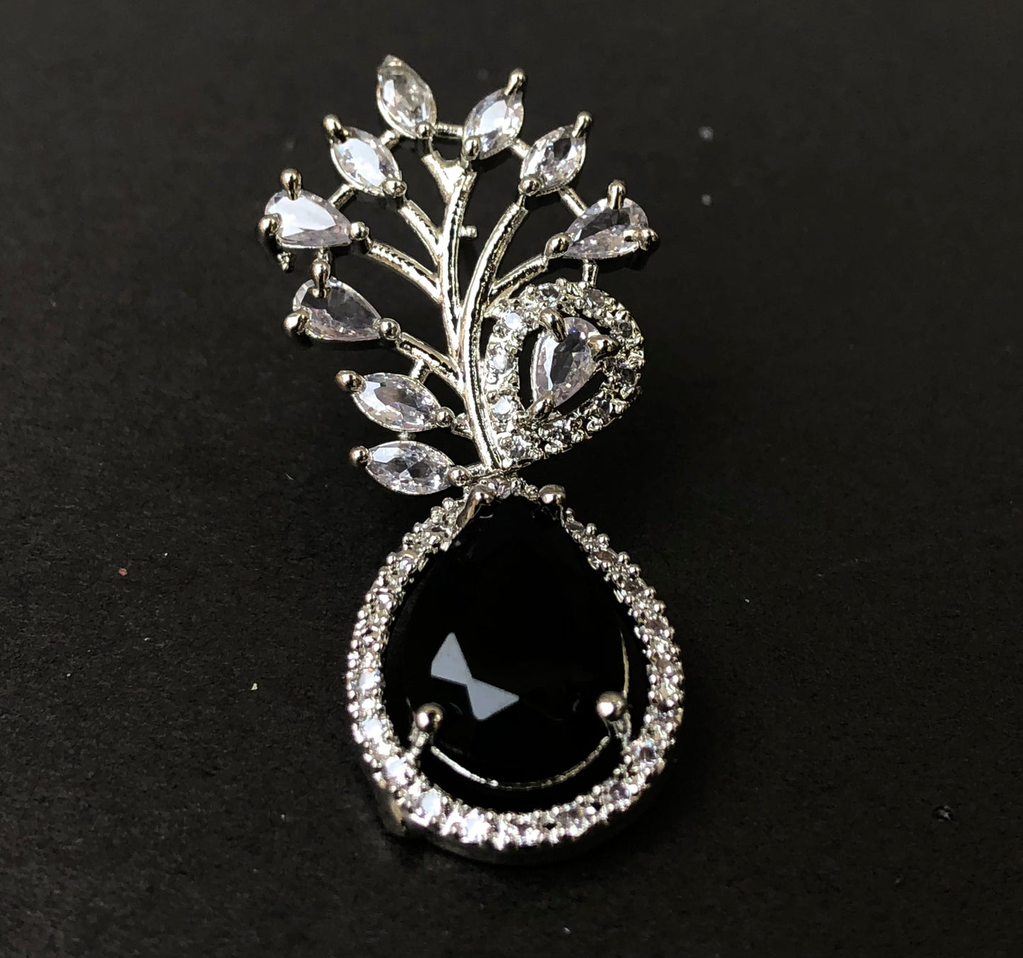 1 Carat Elegant Black Stone Earrings