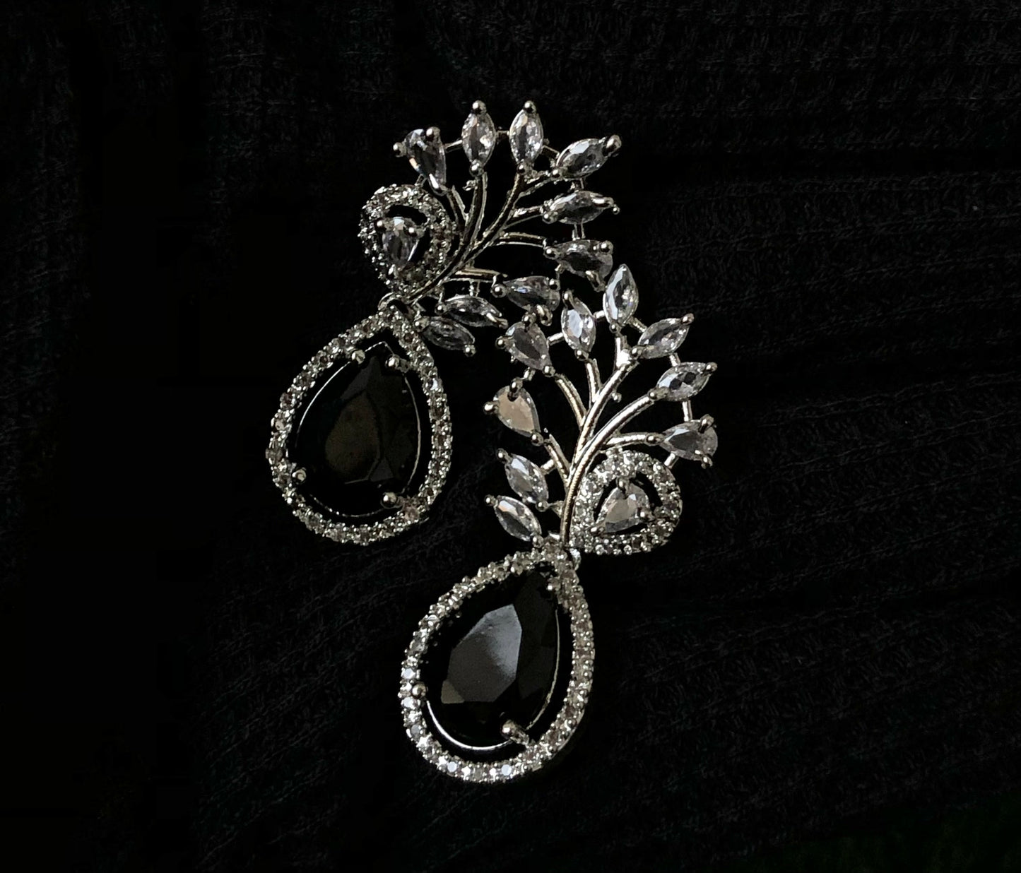 1 Carat Elegant Black Stone Earrings